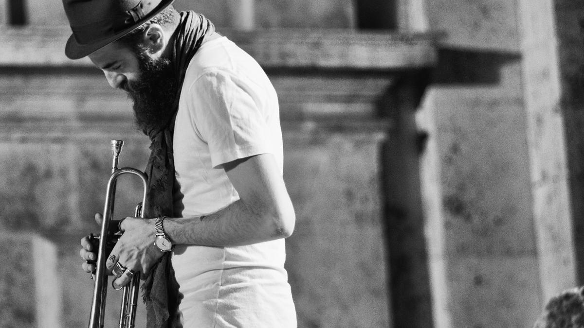 Avishai Cohen Quartet feat. Bill McHenry (Changes)