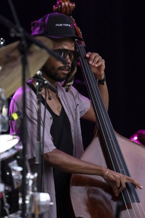 Sullivan Fortner Trio (3)