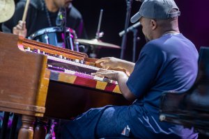 Sullivan Fortner Trio (11)