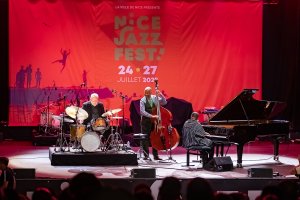 « Oscar Peterson Celebration » feat. Sullivan Fortner, John Clayton & Jeff Hamilton (10)